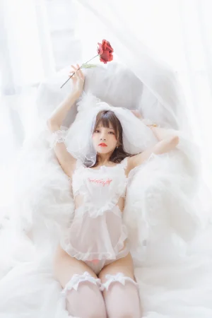 桜桃喵《轻纱 下》主题写真：34张全套美图
