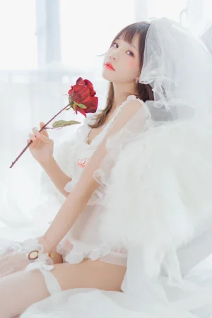 桜桃喵《轻纱 下》主题写真：34张全套美图