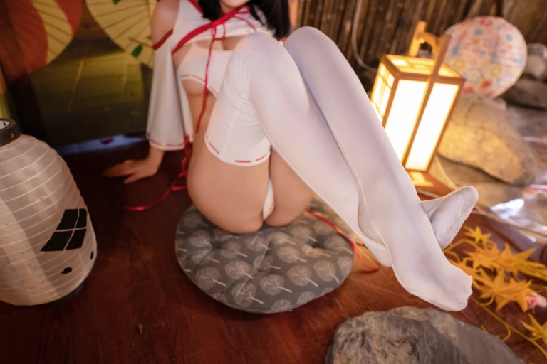 抱走莫子《神社巫女》主题写真：48张全套美图，含4个视频