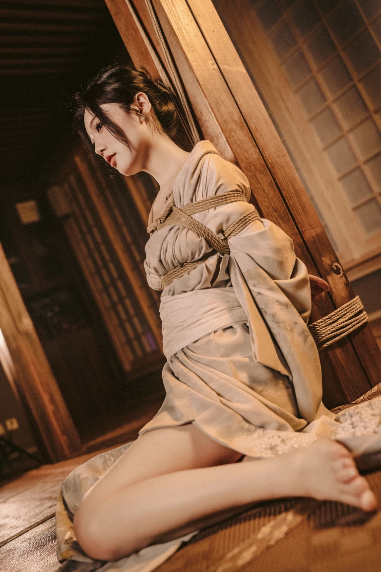 桃良阿宅《绳艺》主题写真：63张全套美图