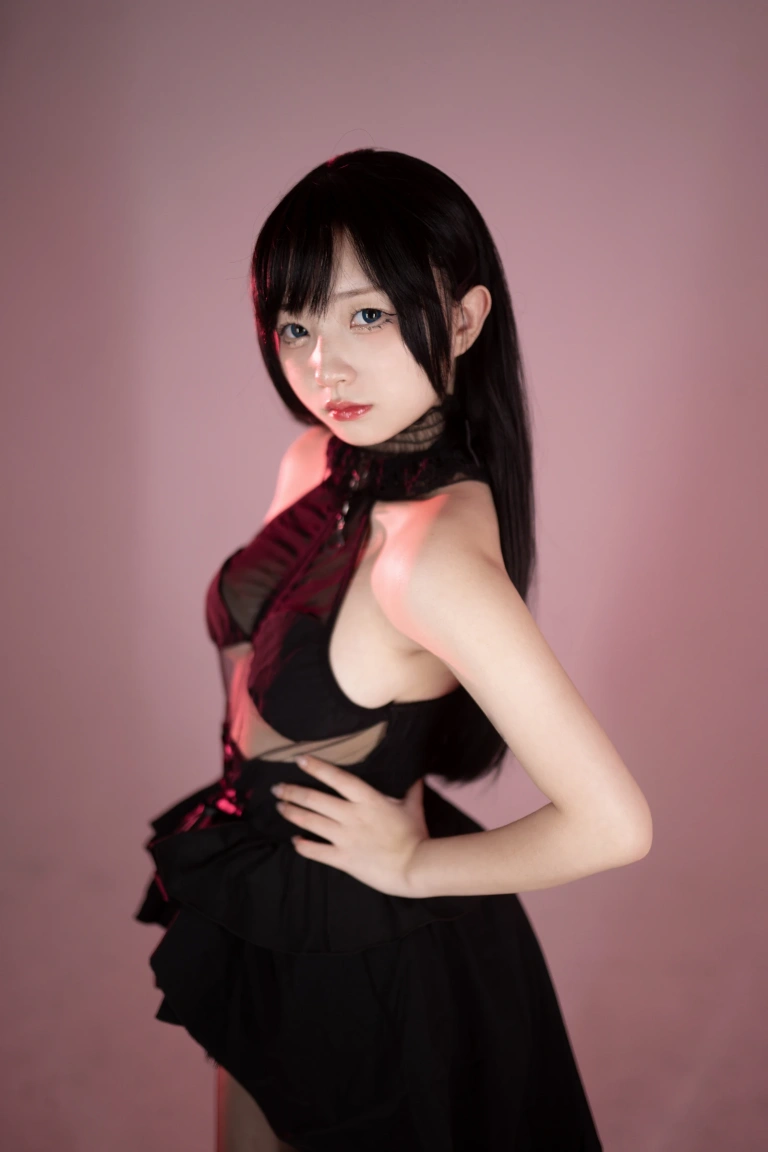 花铃《黑丝燕尾礼服》主题写真：85张全套美图