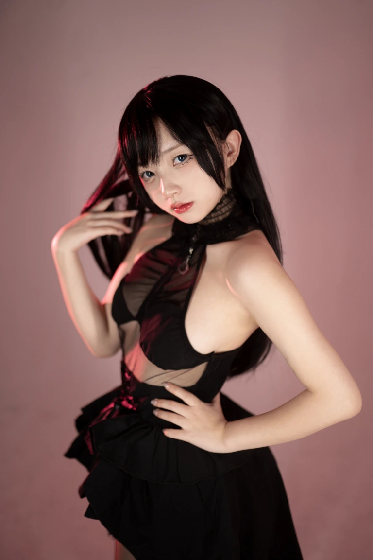 花铃《黑丝燕尾礼服》主题写真：85张全套美图