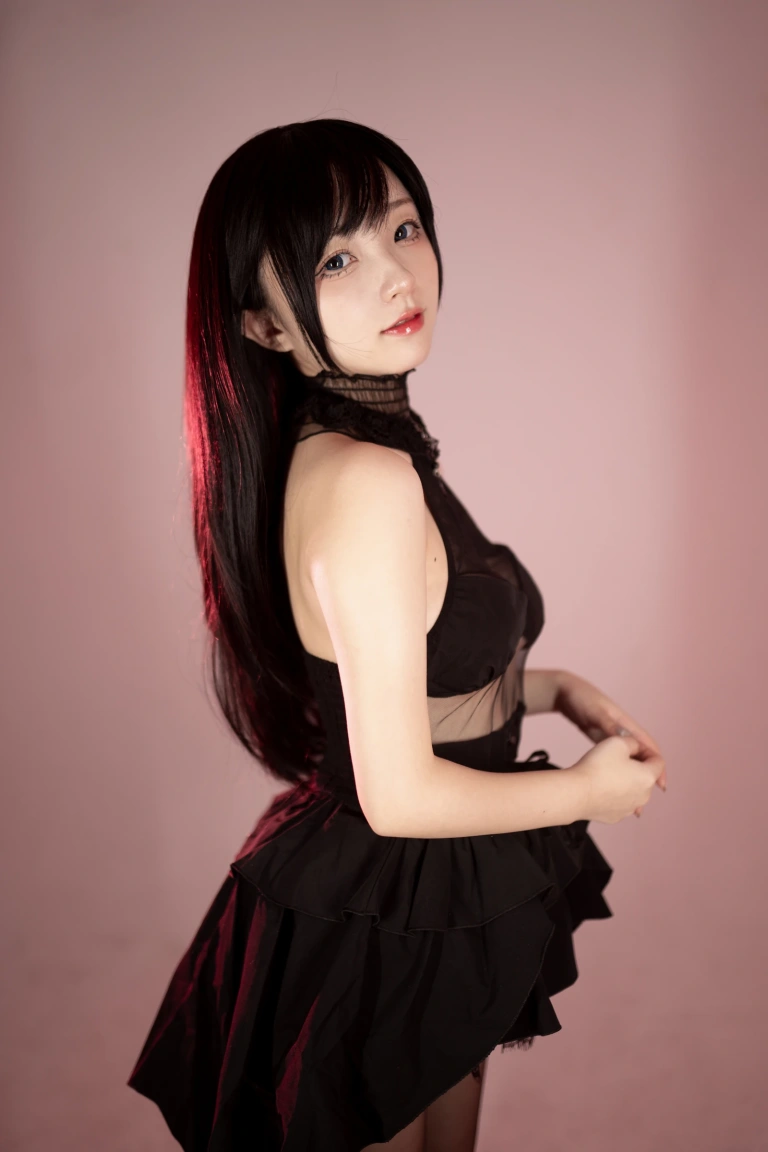 花铃《黑丝燕尾礼服》主题写真：85张全套美图