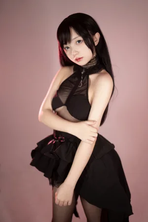 花铃《黑丝燕尾礼服》主题写真：85张全套美图
