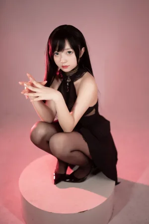 花铃《黑丝燕尾礼服》主题写真：85张全套美图