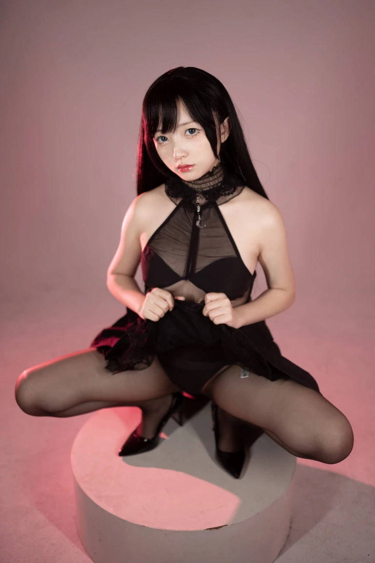 花铃《黑丝燕尾礼服》主题写真：85张全套美图