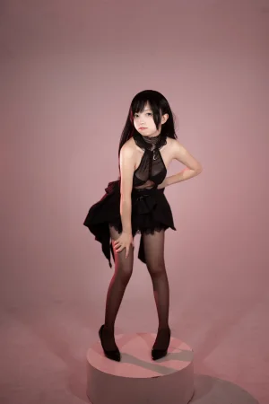 花铃《黑丝燕尾礼服》主题写真：85张全套美图