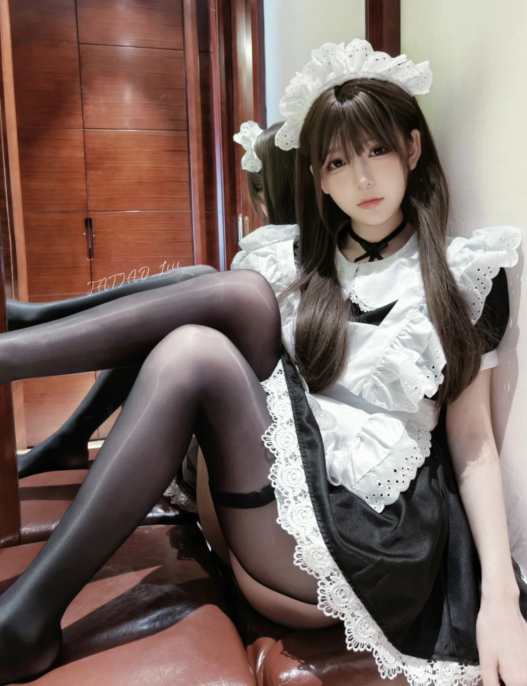 迷之呆梨《Fantia 2025年05月会员合集（6期）》主题写真：114张全套美图