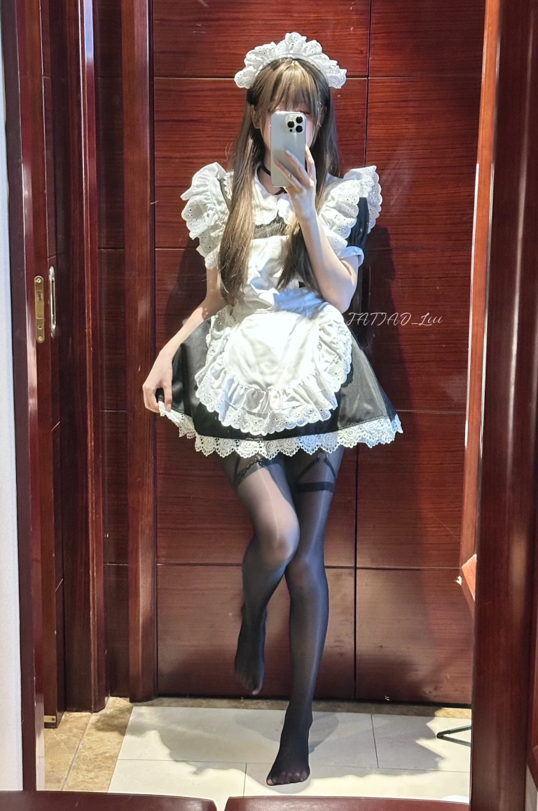 迷之呆梨《Fantia 2025年05月会员合集（6期）》主题写真：114张全套美图