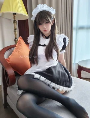 迷之呆梨《Fantia 2025年05月会员合集（6期）》主题写真：114张全套美图