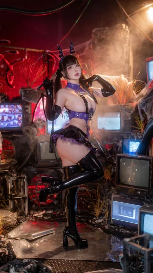 皮皮奶《赛博魅魔》主题写真：100张全套美图，含1个视频