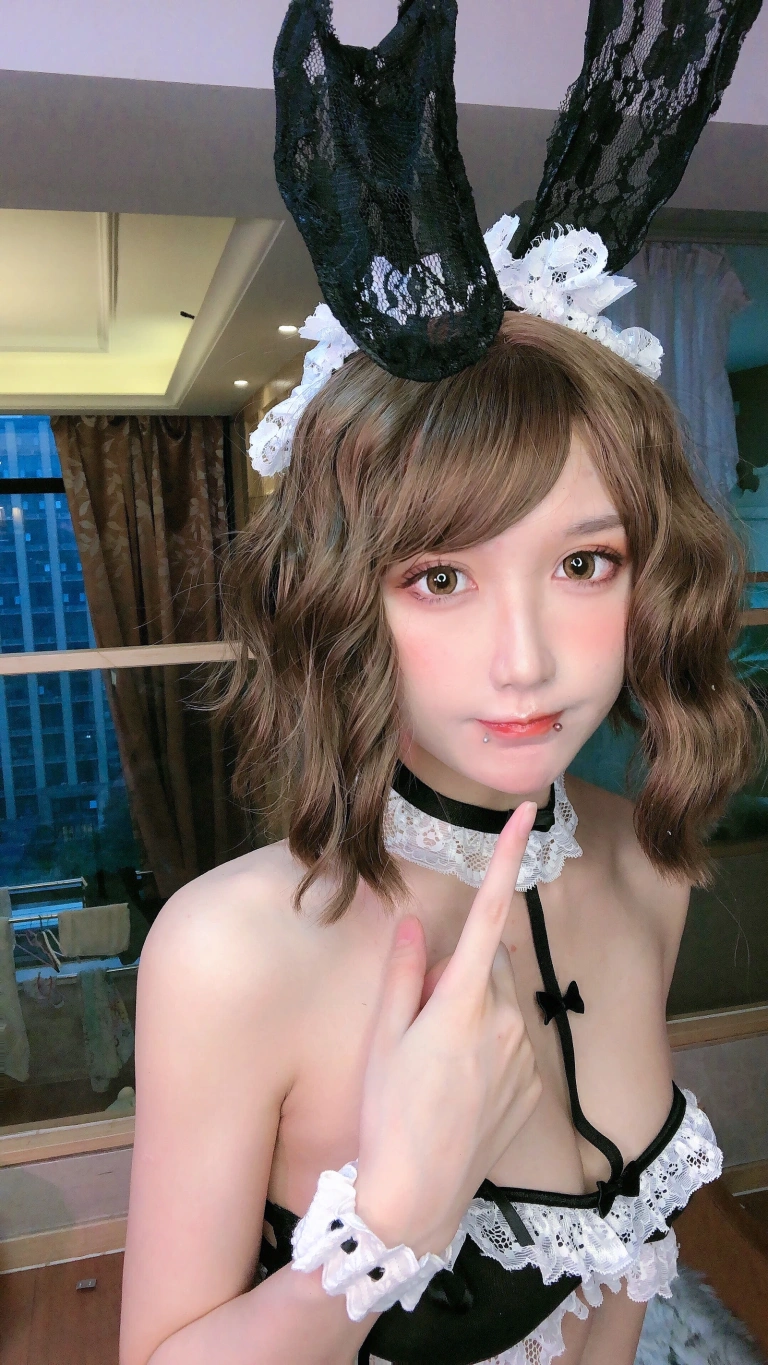 阿包也是兔娘《兔兔》主题写真：14张全套美图