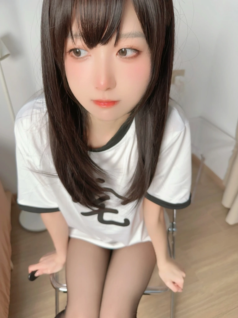 布丁大法《宅》主题写真：22张全套美图