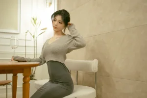 桃良阿宅《晚餐后》主题写真：40张全套美图