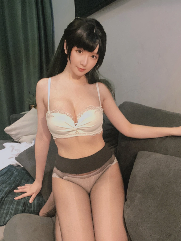 星之迟迟《JK绿》主题写真：125张全套美图，含1个视频