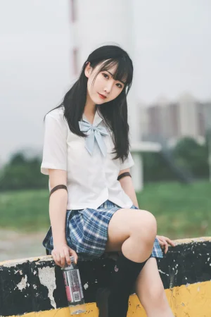面饼仙儿《沙雕JK》主题写真：22张全套美图