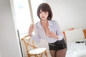 蜜汁猫裘《醉OL》主题写真：52张全套美图