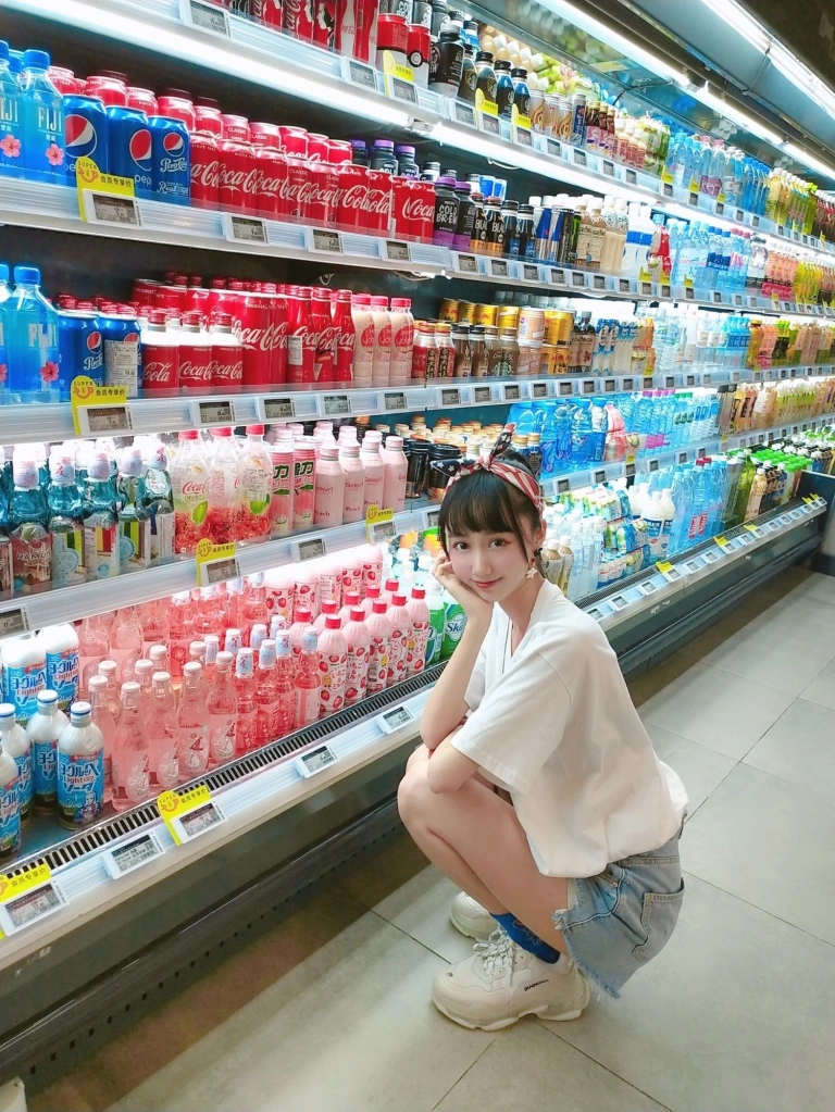 木棉棉《智能型彼女T恤》主题写真：22张全套美图