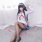 面饼仙儿《诗羽》主题写真：23张全套美图