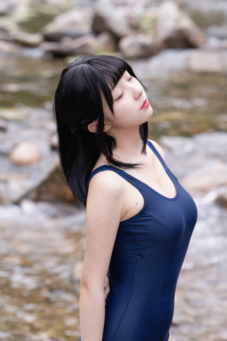 花铃《小溪死库水》主题写真：36张全套美图