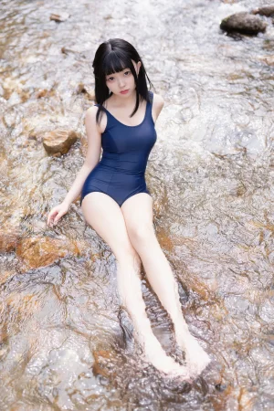 花铃《小溪死库水》主题写真：36张全套美图