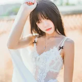 桜桃喵《冬眠 白裙下》主题写真：45张全套美图