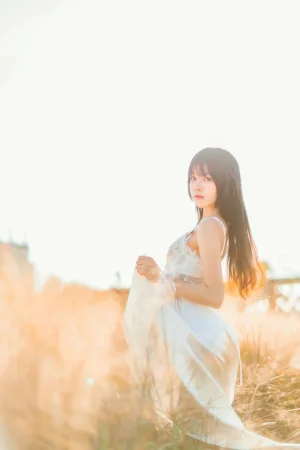 桜桃喵《冬眠 白裙下》主题写真：45张全套美图
