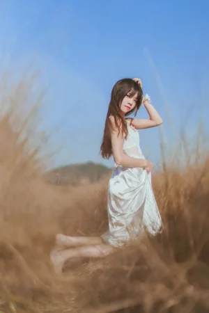 桜桃喵《冬眠 白裙下》主题写真：45张全套美图
