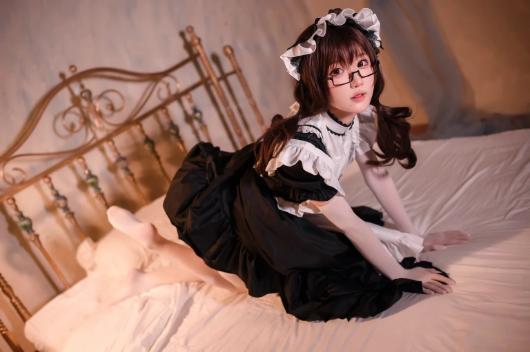 阿包也是兔娘《传统长裙女仆》主题写真：47张全套美图