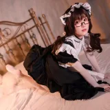 阿包也是兔娘《传统长裙女仆》主题写真：47张全套美图