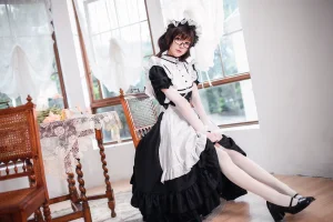 阿包也是兔娘《传统长裙女仆》主题写真：47张全套美图