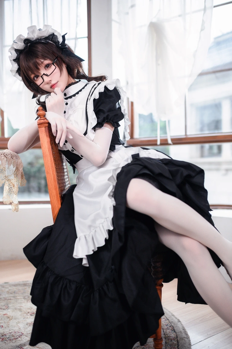 阿包也是兔娘《传统长裙女仆》主题写真：47张全套美图
