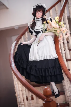 阿包也是兔娘《传统长裙女仆》主题写真：47张全套美图