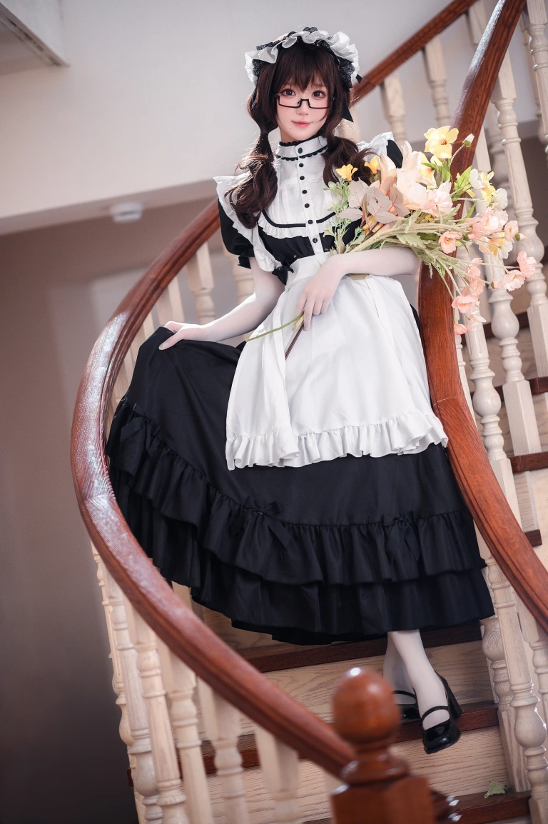 阿包也是兔娘《传统长裙女仆》主题写真：47张全套美图
