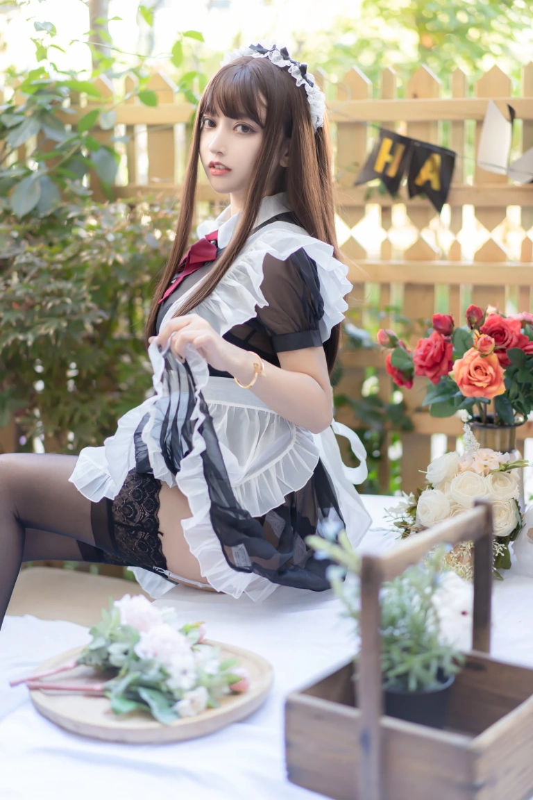过期米线线喵《女仆透》主题写真：49张全套美图