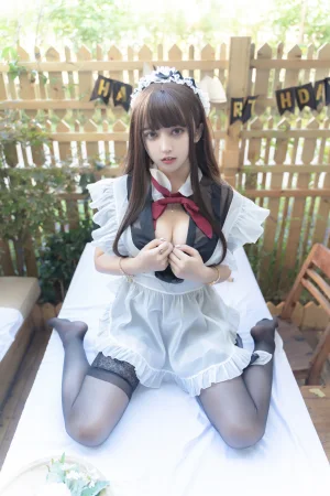 过期米线线喵《女仆透》主题写真：49张全套美图