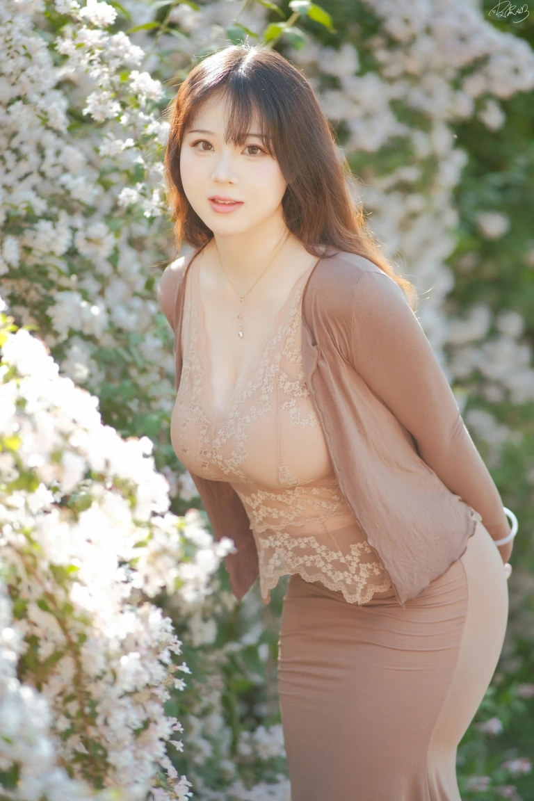 皮皮奶《猥实人妻》主题写真：54张全套美图
