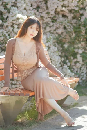 皮皮奶《猥实人妻》主题写真：54张全套美图