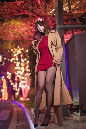 抱走莫子《圣诞情事》主题写真：70张全套美图，含1个视频