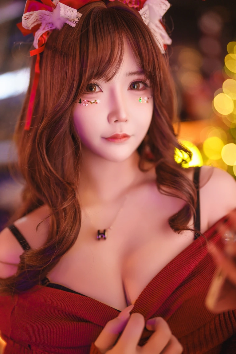 抱走莫子《圣诞情事》主题写真：70张全套美图，含1个视频