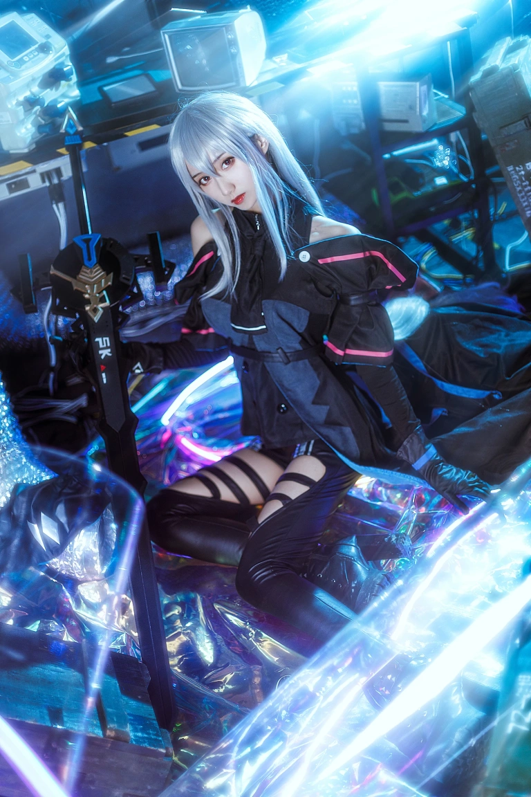 木棉棉《斯卡蒂COS》主题写真：16张全套美图