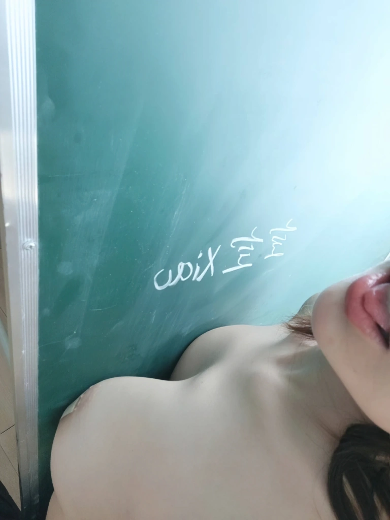 九言《JK学妹》主题写真：22张全套美图，含5个视频