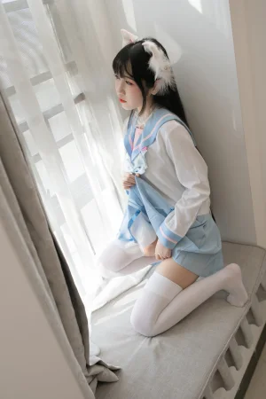 不呆猫《白色兔子JK》主题写真：63张全套美图