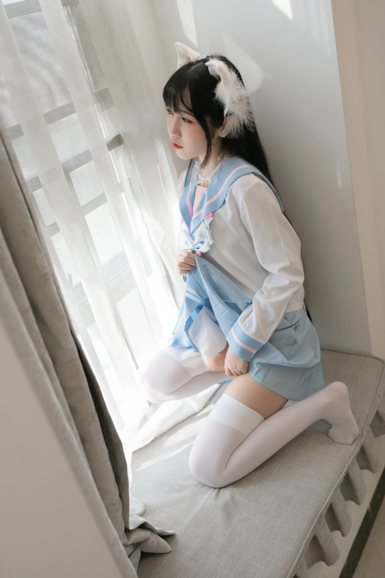 不呆猫《白色兔子JK》主题写真：63张全套美图