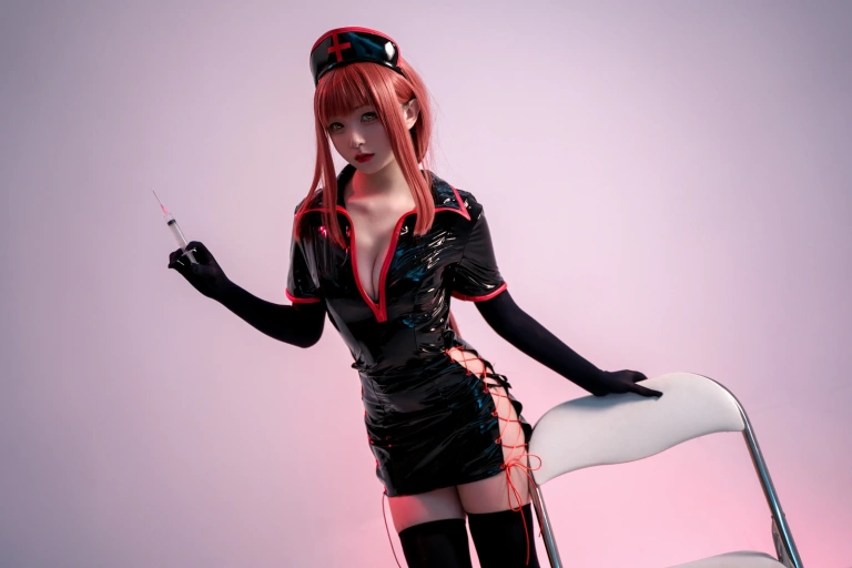 花铃《玛奇玛黑色护士》主题写真：20张全套美图