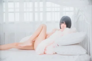 桜桃喵《冬眠 纯白私房》主题写真：46张全套美图