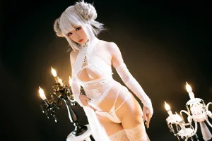 星之迟迟《白狗勾 旗袍》主题写真：90张全套美图，含20个视频