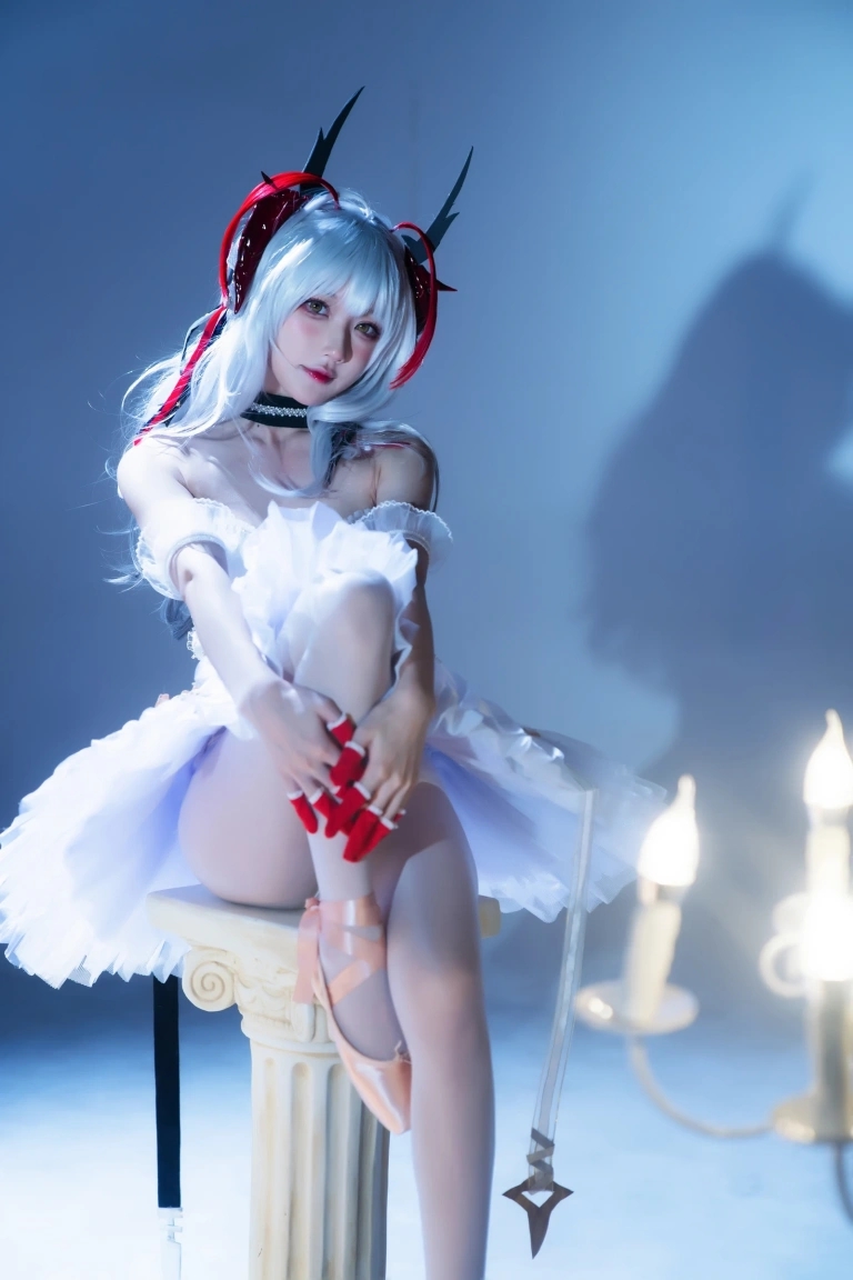 阿包也是兔娘《明日方舟 w 芭蕾》主题写真：29张全套美图