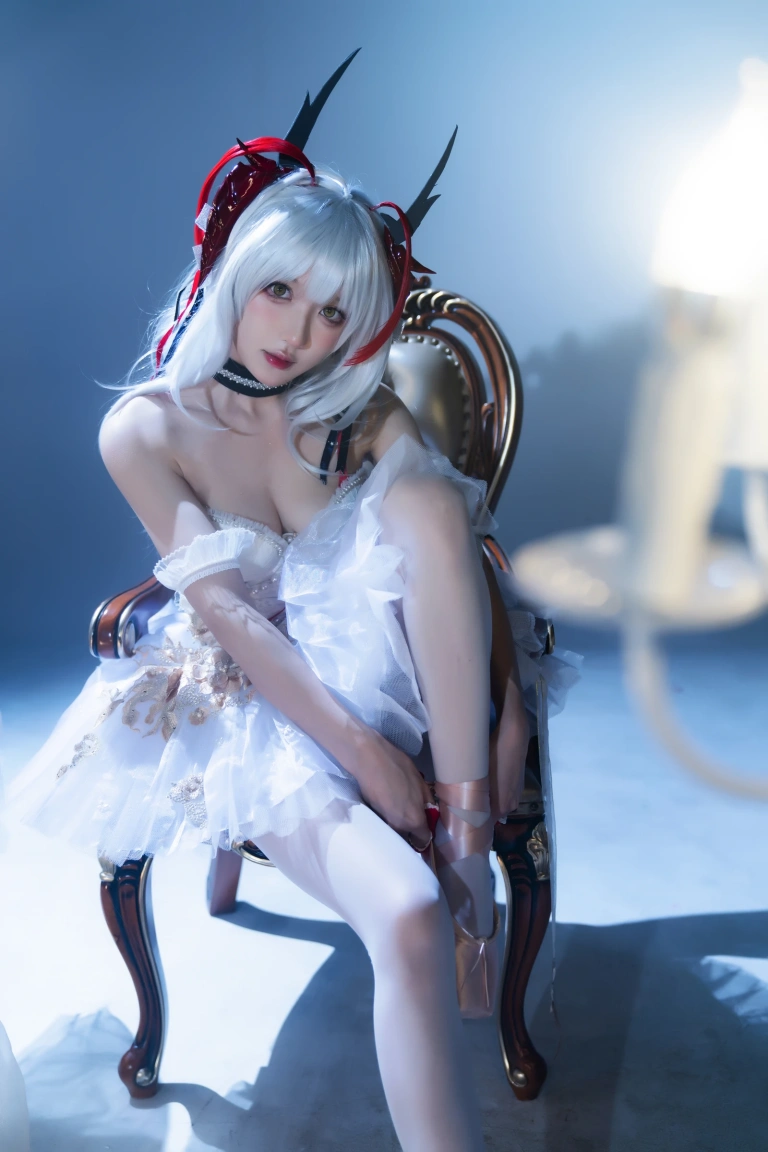 阿包也是兔娘《明日方舟 w 芭蕾》主题写真：29张全套美图