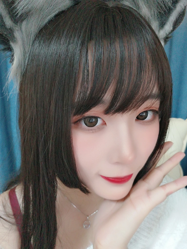轩萧学姐《NO.05 – 犬系小姐姐》主题写真：15张全套美图，含3个视频